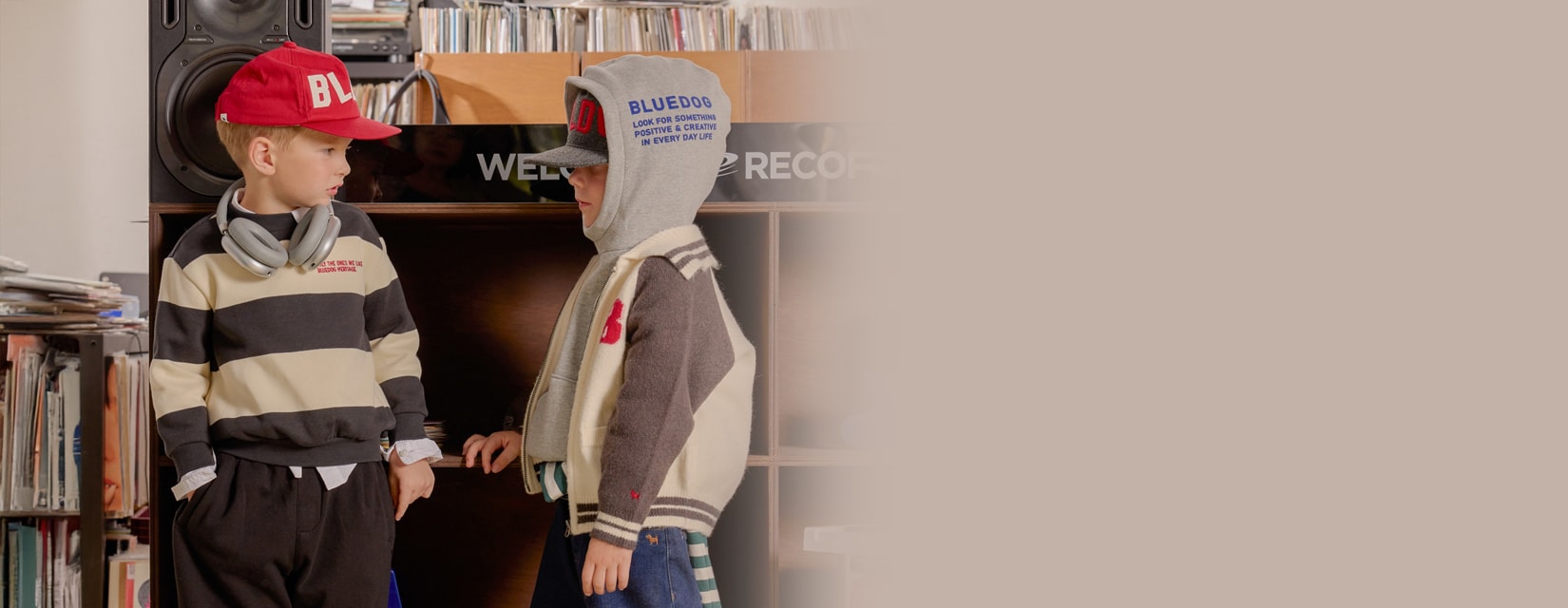 1108~1109	"KID'S OUTLETS BEST & NEW IN"