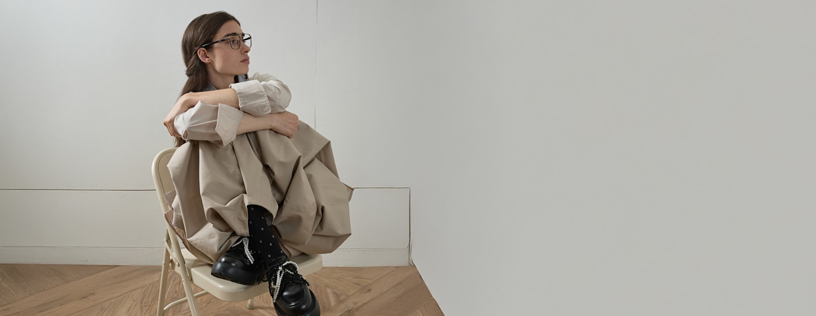 1208~1214	"SHOES OUTLETS  BEST & NEW IN"