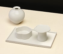 달항아리와 접시 세트 이미지